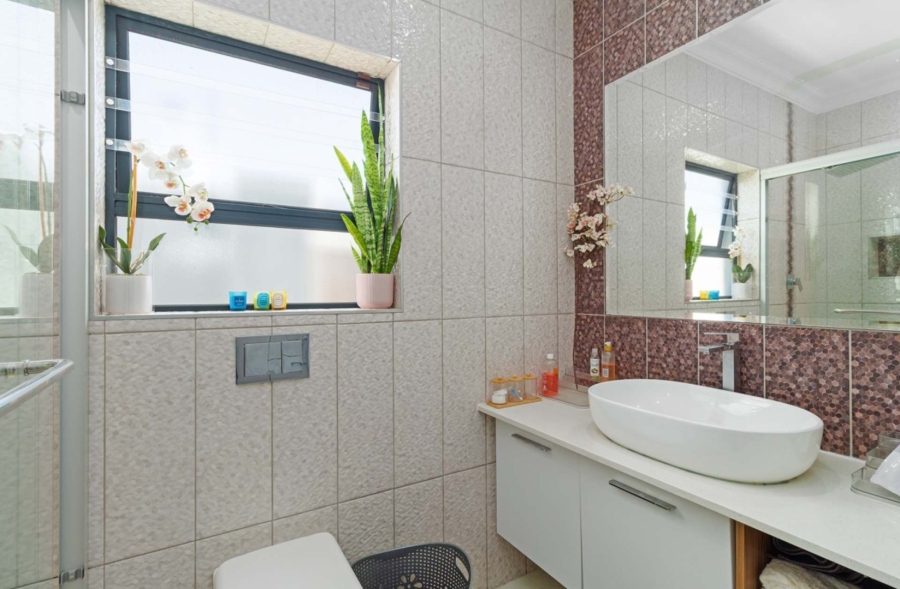 3 Bedroom Property for Sale in Parklands North Western Cape